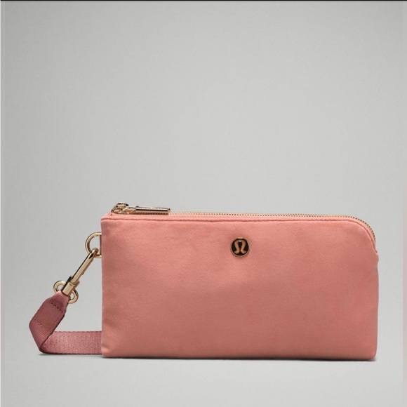 lululemon athletica Handbags - Lululemon Curved Wristlet, Velour